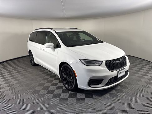 Used 2021 Chrysler Pacifica Touring w/ S Appearance Package FWD image 7