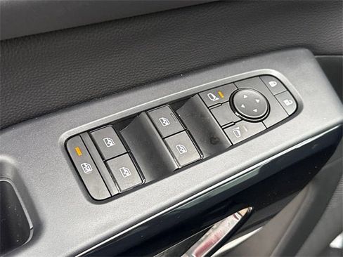 New 2026 Nissan Pathfinder SV image 21