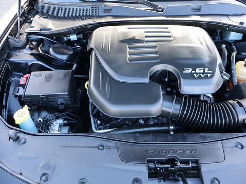 Used 2018 Dodge Charger GT image 37