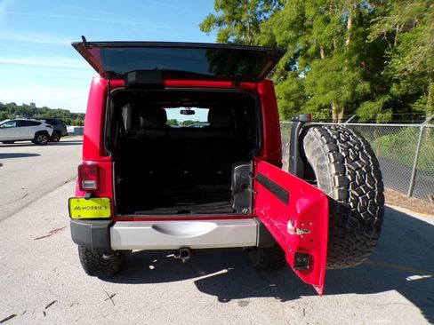 Used 2014 Jeep Wrangler Unlimited Sahara w/ Trailer Tow Group AWD/4WD image 18