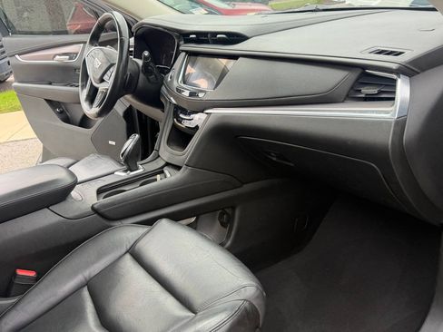 Used 2017 Cadillac XT5 Luxury AWD/4WD image 15