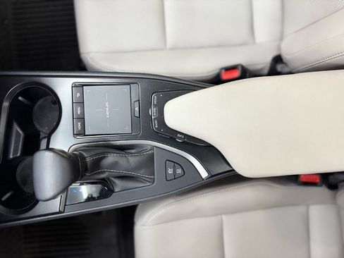 Used 2022 Lexus UX 250h w/ Premium Package image 21