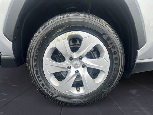 Used 2024 Toyota RAV4 LE FWD image 9