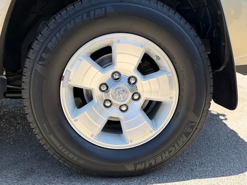 Used 2004 Toyota 4Runner Limited AWD/4WD image 50