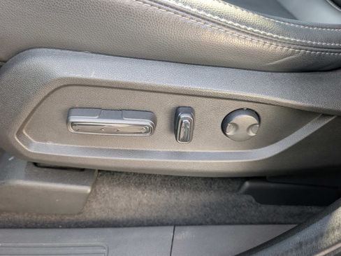 Certified 2025 Honda Pilot Touring image 21