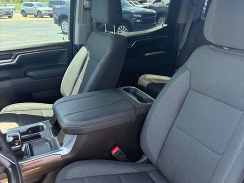 Used 2023 Chevrolet Silverado 1500 LT AWD/4WD image 13