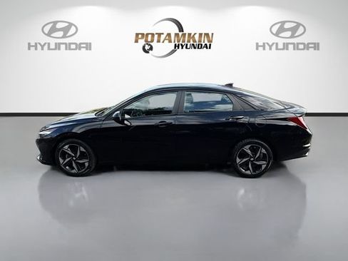 Used 2023 Hyundai Elantra SEL w/ Convenience Package image 8