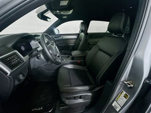 Used 2023 Volkswagen Atlas Cross Sport SE image 13