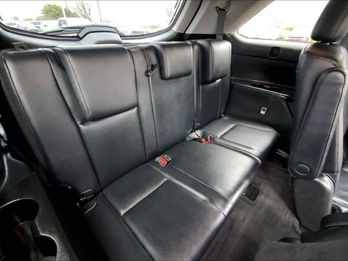 Used 2019 Toyota Highlander XLE image 18