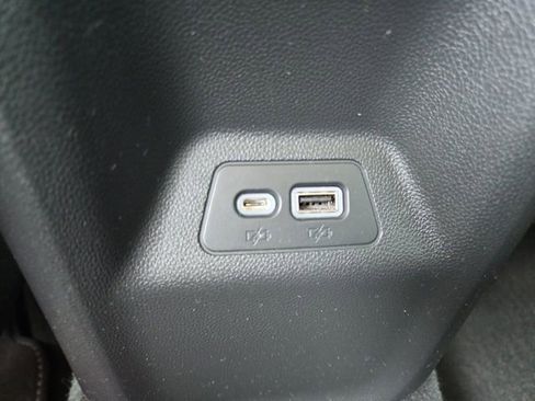 Used 2023 Buick Envision Preferred image 16