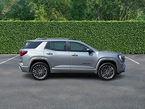 Used 2026 GMC Terrain Denali w/ LPO, Black Badging Package AWD/4WD image 2
