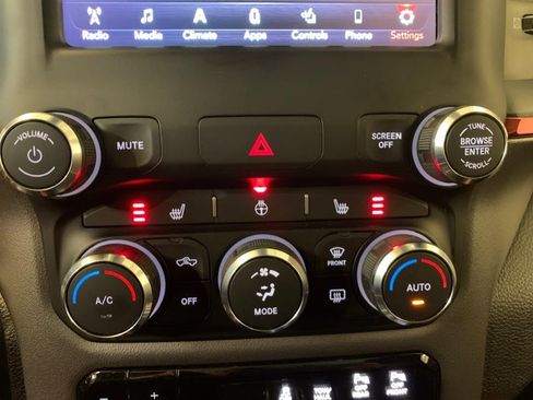 Used 2020 RAM 1500 Rebel AWD/4WD image 27