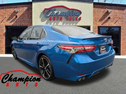 Used 2018 Toyota Camry XSE FWD image 7