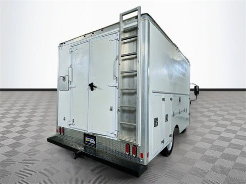 Used 2024 Isuzu NPR image 7