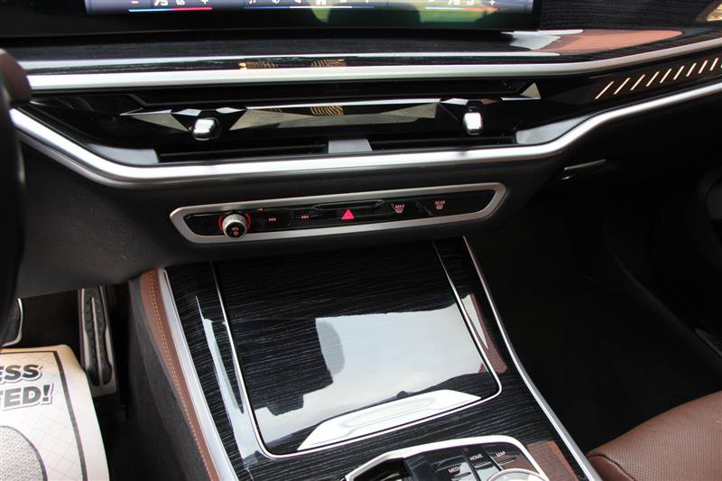 Used 2024 BMW X5 M60i AWD/4WD image 33