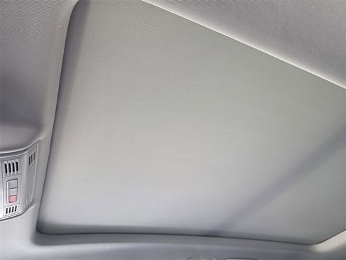 New 2025 Volkswagen Taos SE image 17