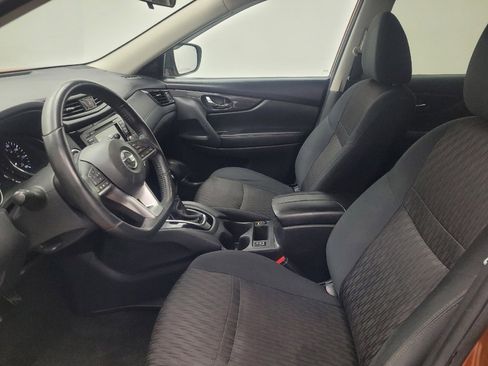 Used 2018 Nissan Rogue SV image 17