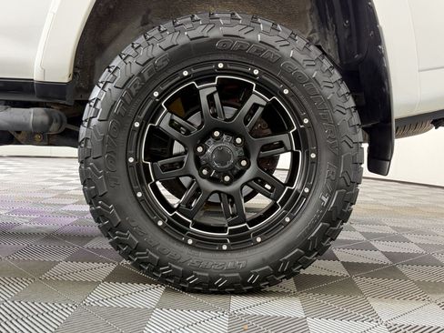 Used 2016 Toyota 4Runner SR5 Premium RWD image 11