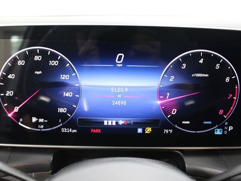 Used 2024 Mercedes-Benz GLC 300 4MATIC image 32