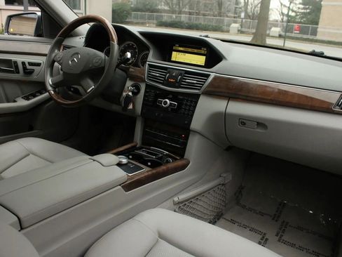 Used 2012 Mercedes-Benz E 350 4MATIC Sedan image 30