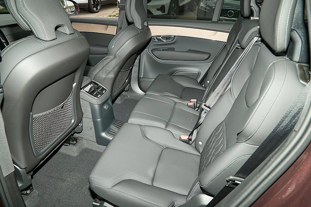 New 2026 Volvo XC90 T8 Plus w/ Protection Package AWD/4WD image 20