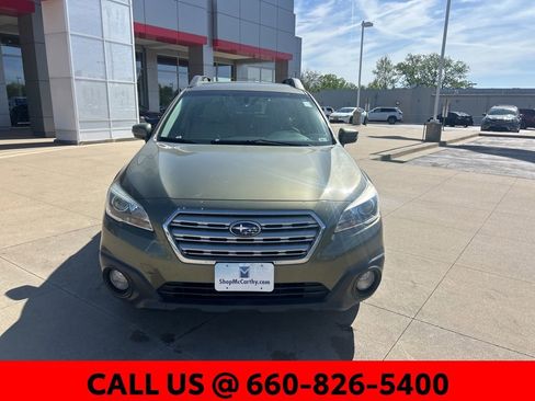 Used 2017 Subaru Outback 2.5i Premium AWD/4WD image 2