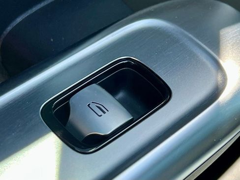 Certified 2023 Mercedes-Benz C 300 4MATIC Sedan image 22