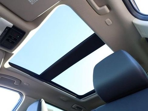 Certified 2025 Nissan Rogue SL w/ Tech Package AWD/4WD image 9