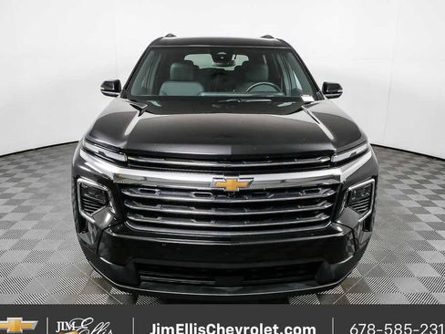 Certified 2025 Chevrolet Traverse LT FWD image 25