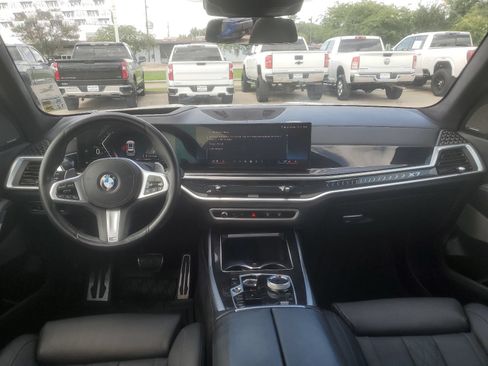 Used 2024 BMW X7 xDrive40i w/ M Sport Package AWD/4WD image 9
