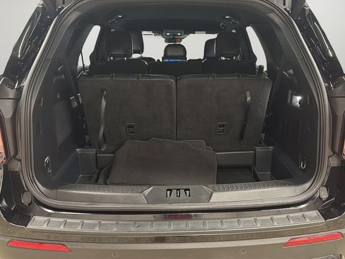 Used 2025 Ford Explorer ST-Line w/ ST-Line Street Pack AWD/4WD image 16