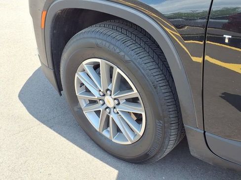Used 2023 Chevrolet Traverse LT FWD image 29