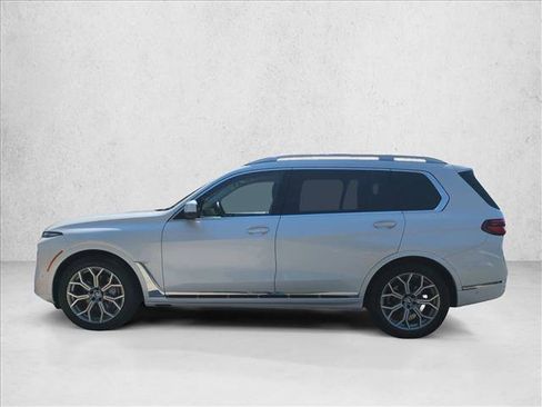Used 2024 BMW X7 xDrive40i w/ Premium Package AWD/4WD image 9