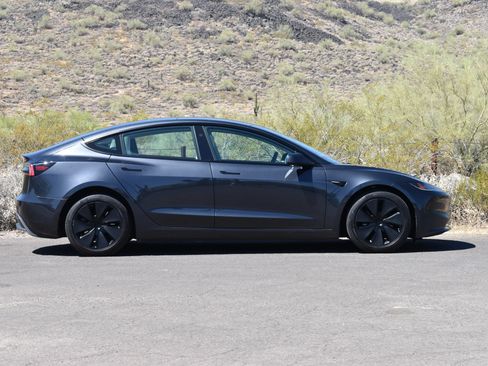 Used 2024 Tesla Model 3 Long Range AWD/4WD image 9
