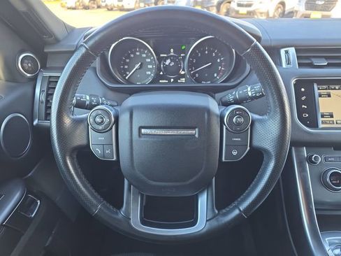 Used 2016 Land Rover Range Rover Sport SE image 18
