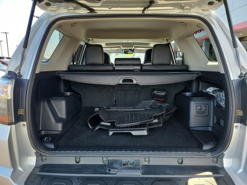Used 2023 Toyota 4Runner TRD Off-Road Premium w/ Moonroof Package AWD/4WD image 8