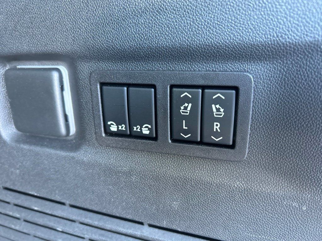 Used 2023 Chevrolet Suburban High Country w/ Max Trailering Package AWD/4WD image 15