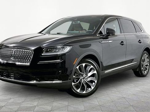 Used 2023 Lincoln Nautilus Reserve image 2