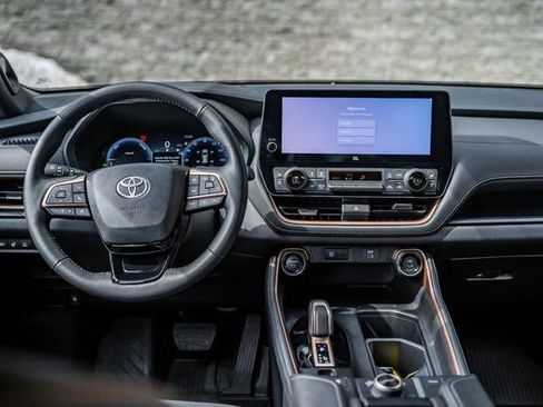 Used 2025 Toyota Grand Highlander AWD Hybrid image 27