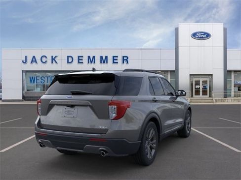 New 2023 Ford Explorer XLT w/ Equipment Group 202A AWD/4WD image 8