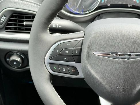 New 2026 Chrysler Pacifica Select AWD/4WD image 19