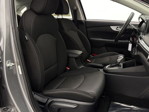 Used 2024 Kia Forte LXS image 31