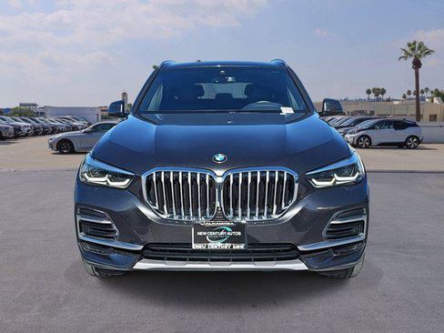 Certified 2022 BMW X5 xDrive40i w/ Parking Assistance Package image 2