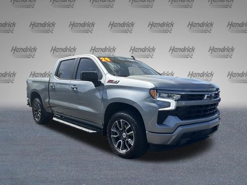 Used 2024 Chevrolet Silverado 1500 RST image 2