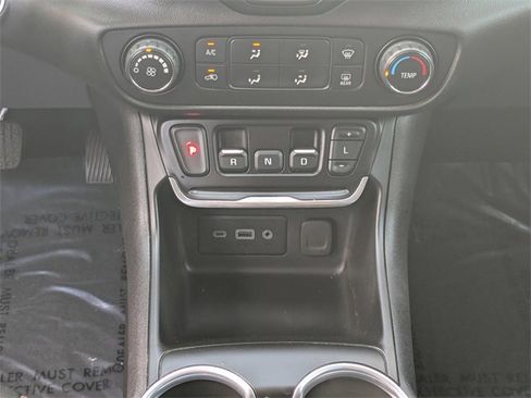 Used 2020 GMC Terrain SLE image 18