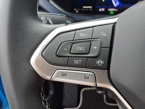 Certified 2022 Volkswagen Taos SE image 17