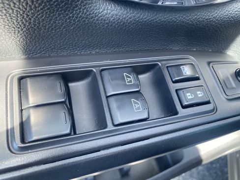 Used 2022 Nissan Titan PRO-4X w/ Pro-4x Convenience Package image 13