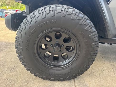 Used 2021 Jeep Wrangler Unlimited Rubicon AWD/4WD image 18