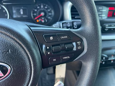 Used 2017 Kia Sorento L FWD image 37