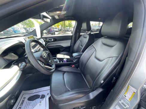 Certified 2025 Jeep Compass Limited AWD/4WD image 18
